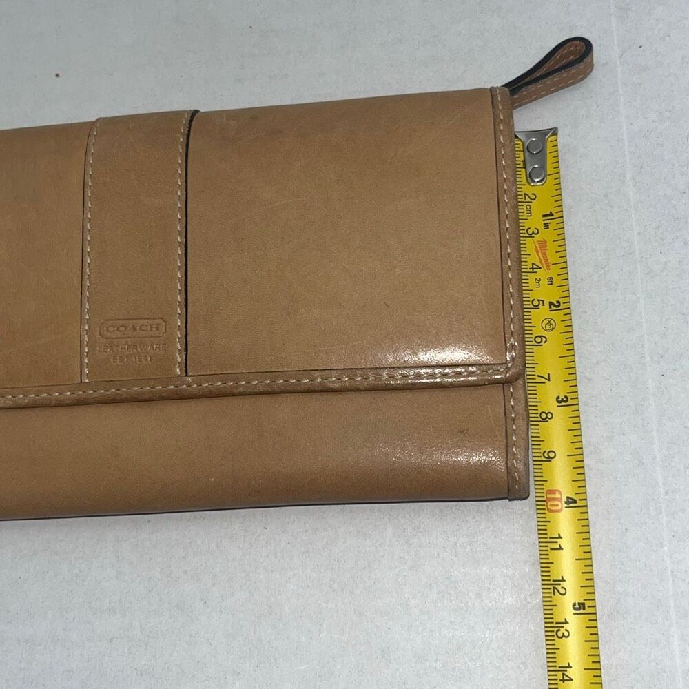 Coach Women's Light Tan Hampton Bill Card Coin Tri-Fold Leather Wallet - Picture 2 of 11